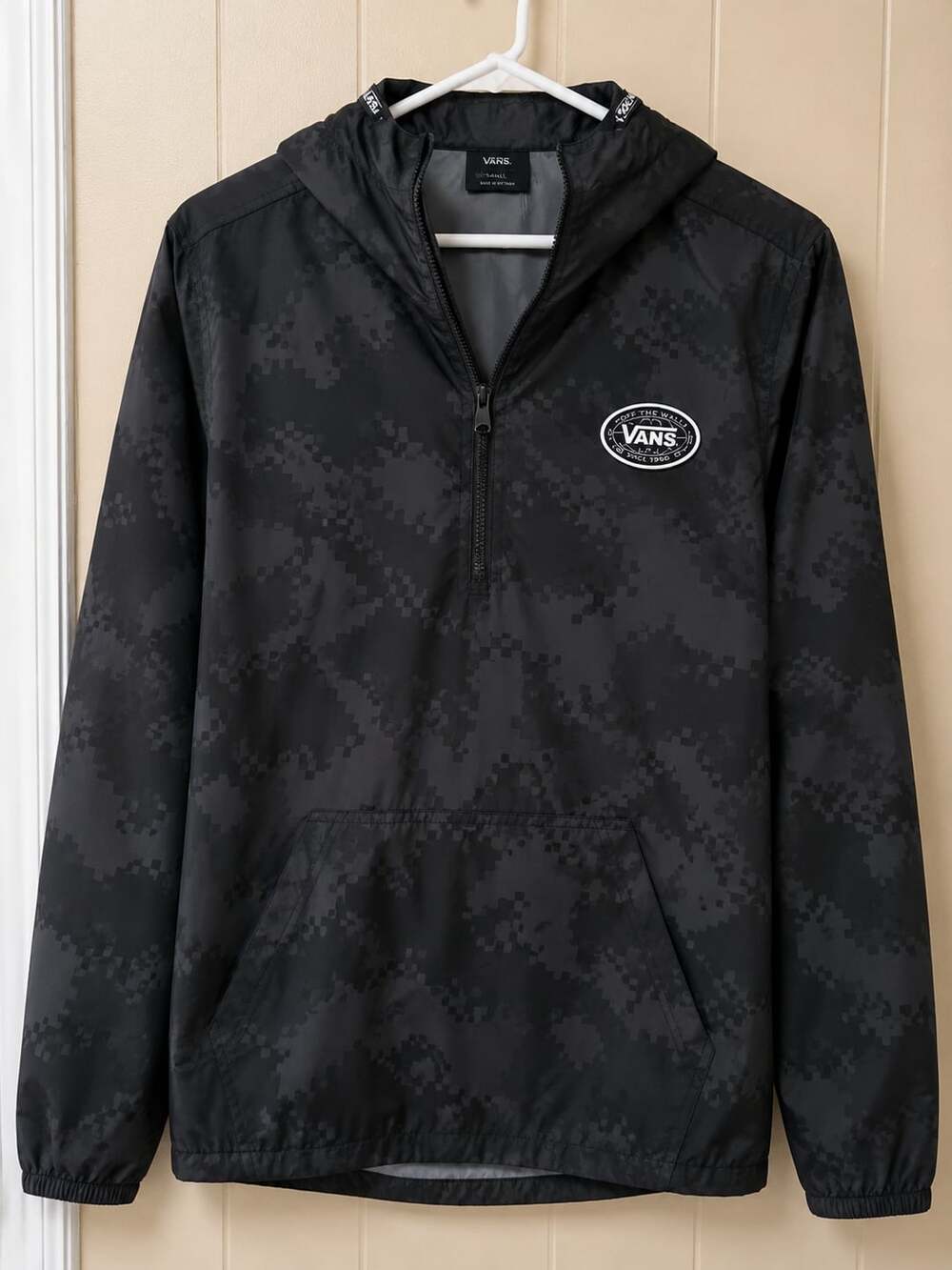 Vans Men's Black Digital Camo Print Lightweight Quarter Zip Hooded Windbreaker J